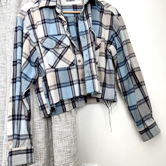 Vintage Cropped Flannel - Picture 3 of 3